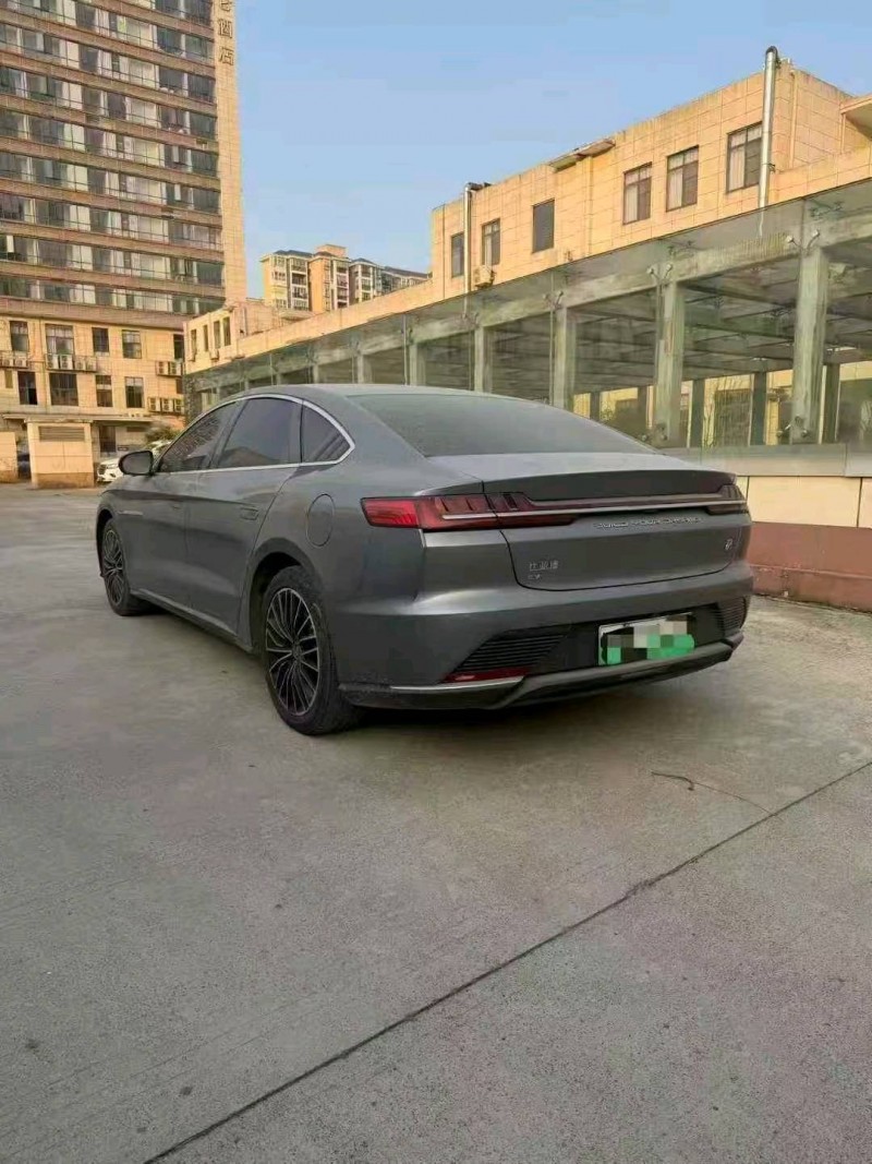 景德镇23年比亚迪汉7