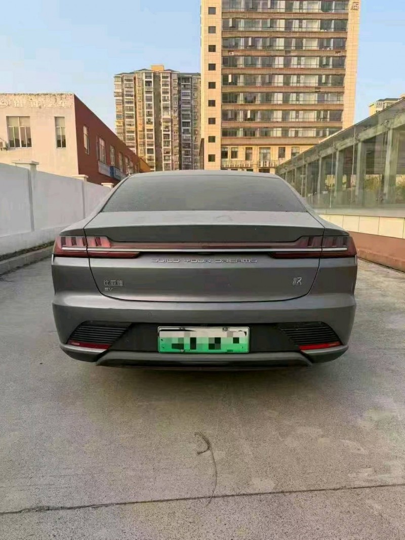 景德镇23年比亚迪汉8