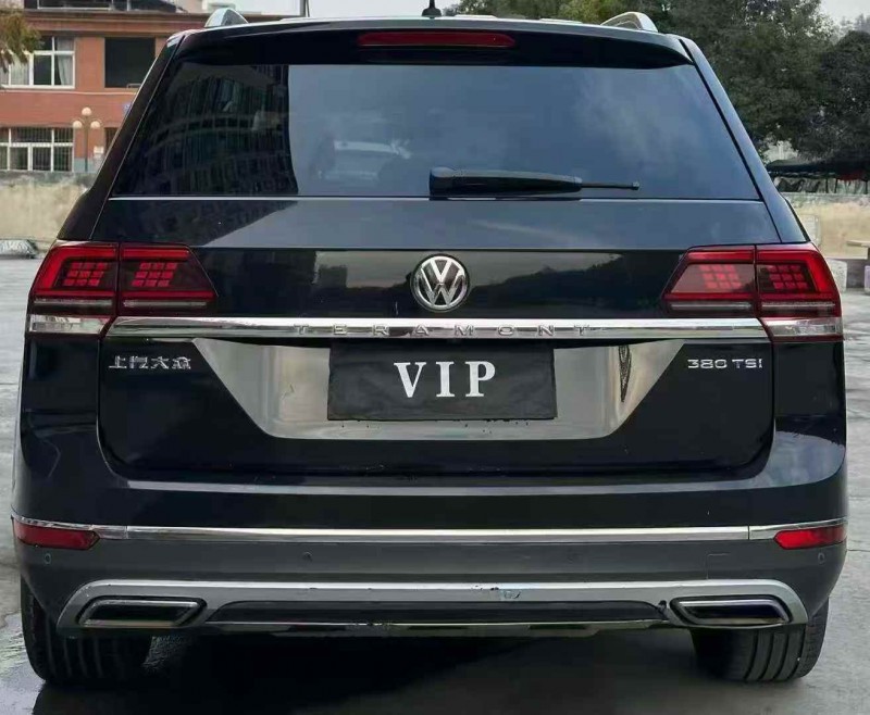 张家界17年大众途昂9