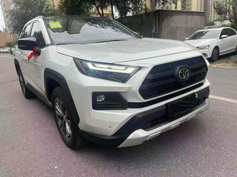 鹤壁25年丰田RAV4荣放3
