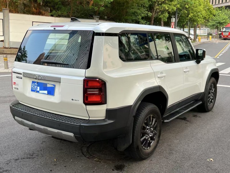 深圳25年丰田普拉多8