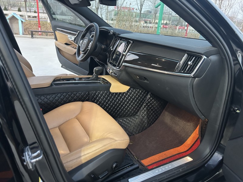 徐州17年沃尔沃S906