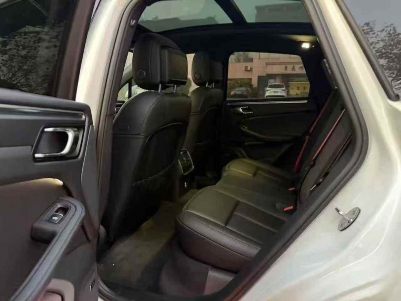 淄博24年保时捷Macan5