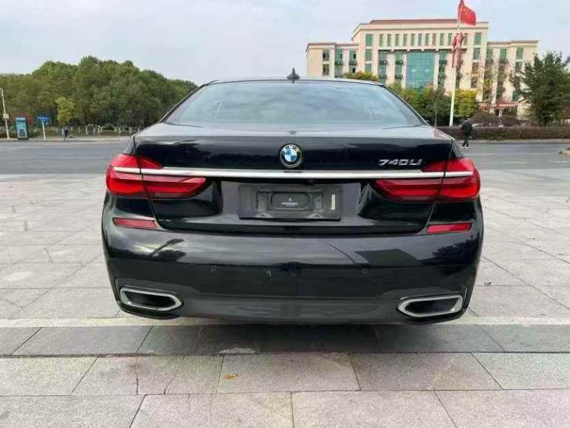 景德镇18年宝马7系8