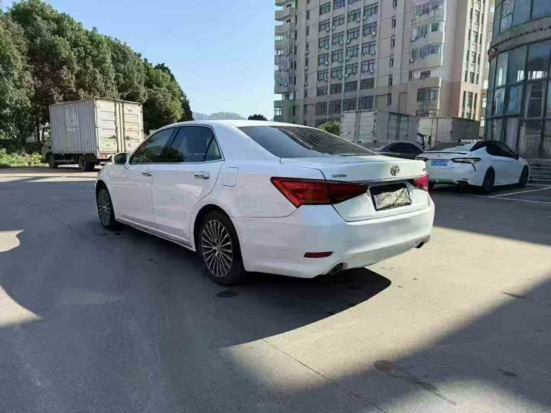 温州18年丰田皇冠7