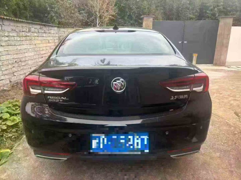 淮南21年别克君威8