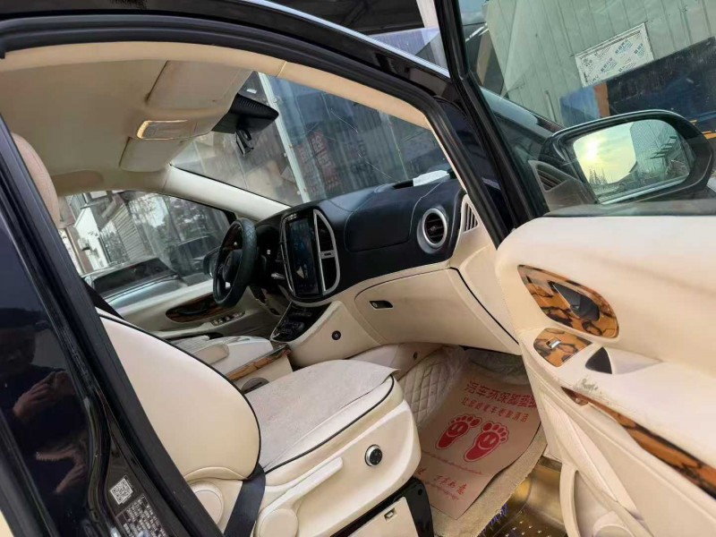 徐州19年奔驰威霆4