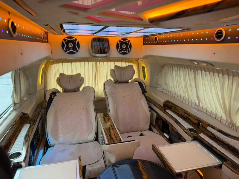 徐州19年奔驰威霆6