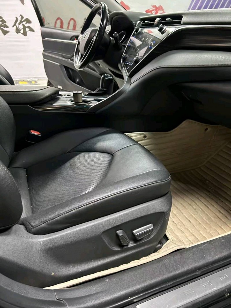 成都20年丰田凯美瑞5