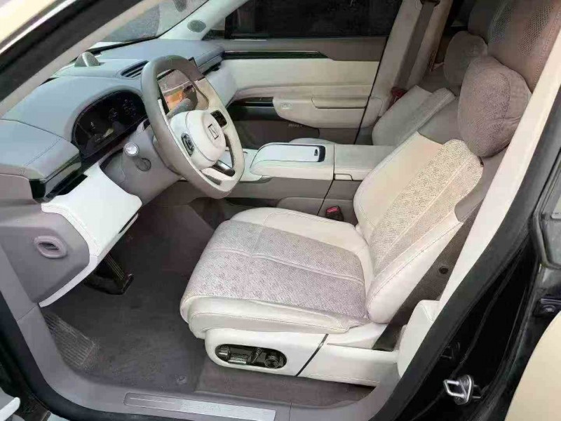 嘉兴25年极氪汽车7X4