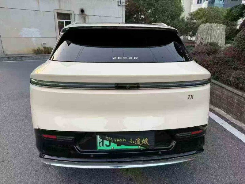 嘉兴25年极氪汽车7X9