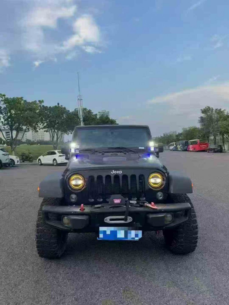 重庆18年Jeep牧马人1