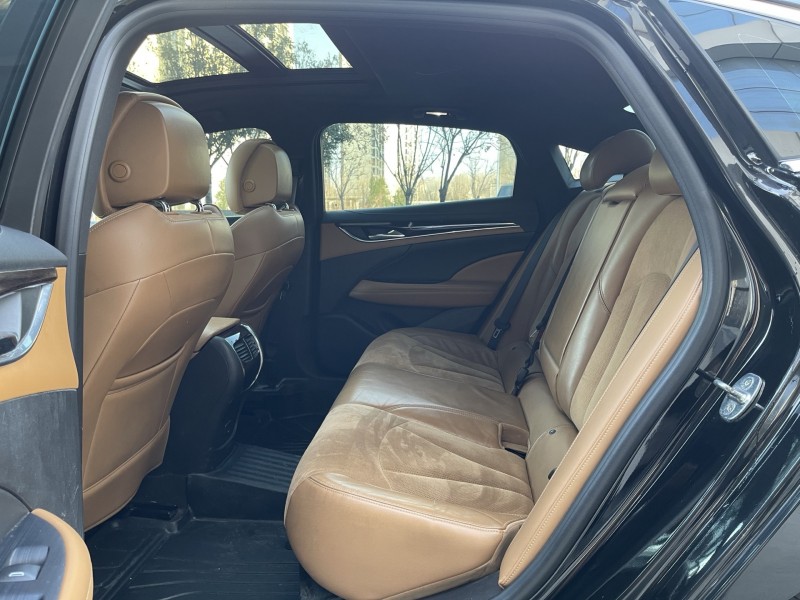 济宁19年别克君越5