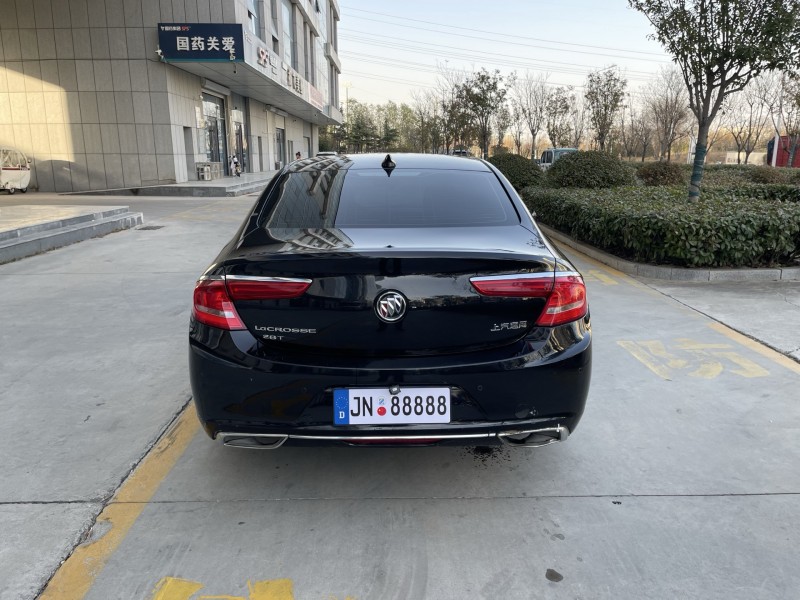 济宁19年别克君越9