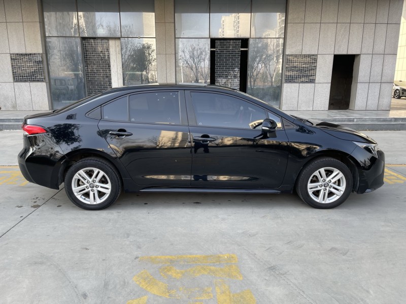 济宁20年丰田雷凌3