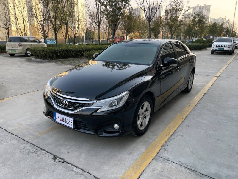 济宁17年丰田锐志2