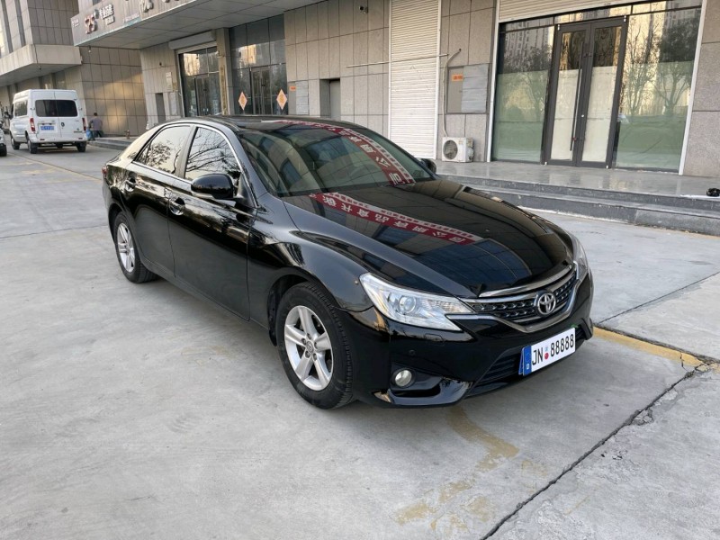 济宁17年丰田锐志3