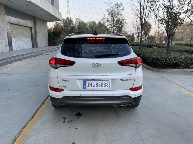 济宁18年现代途胜9