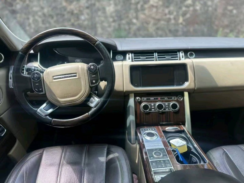 曲靖14年路虎揽胜行政7