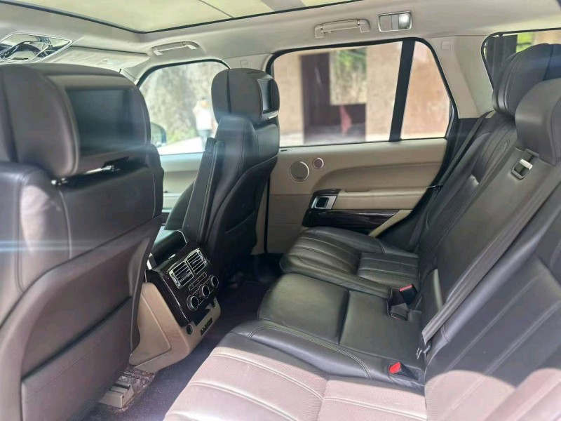 曲靖14年路虎揽胜行政13