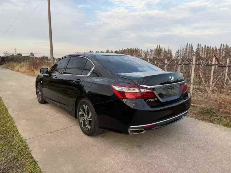 嘉兴18年本田雅阁6