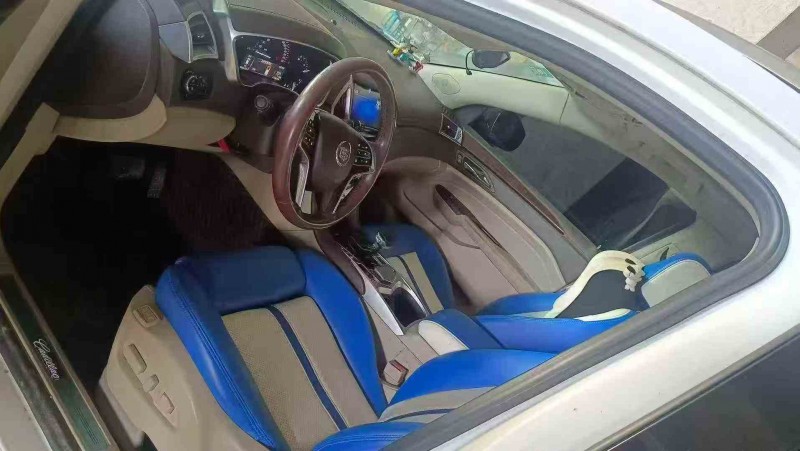 铜仁14年凯迪拉克SRX4