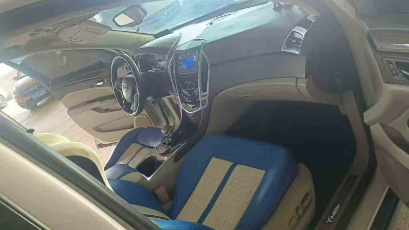 铜仁14年凯迪拉克SRX7