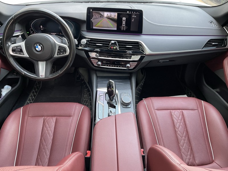 济宁22年宝马5系4