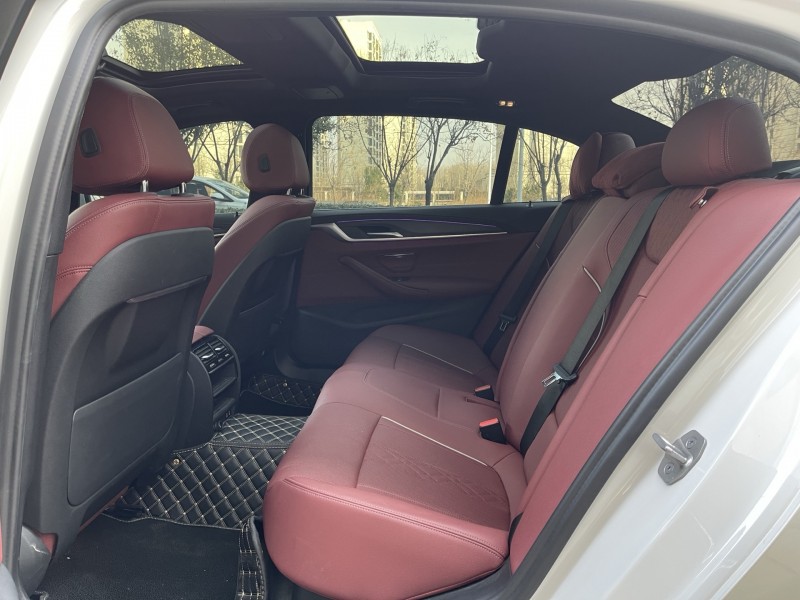 济宁22年宝马5系6