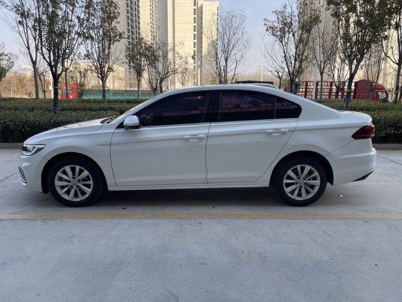 济宁19年大众宝来8