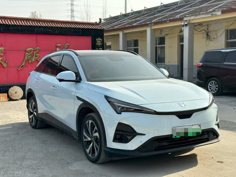 淄博24年极狐汽车阿尔法3