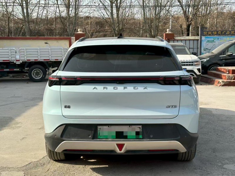 淄博24年极狐汽车阿尔法9