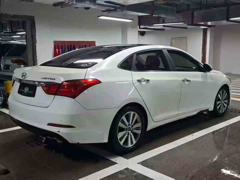 六盘水15年现代名图8