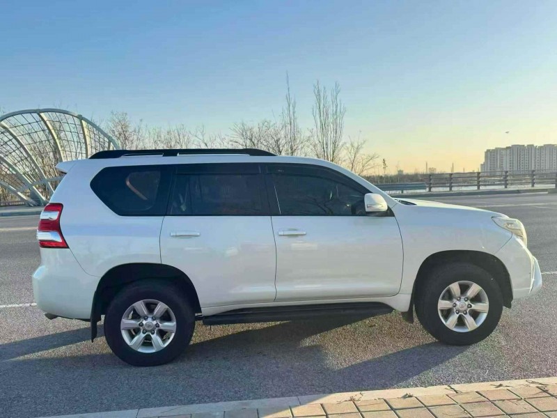 秦皇岛16年丰田普拉多7