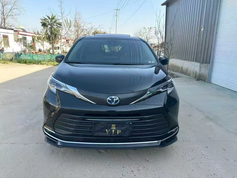 徐州23年丰田塞纳1