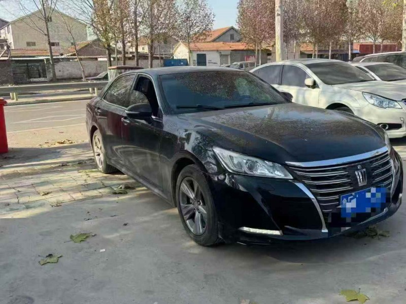 枣庄17年丰田皇冠3