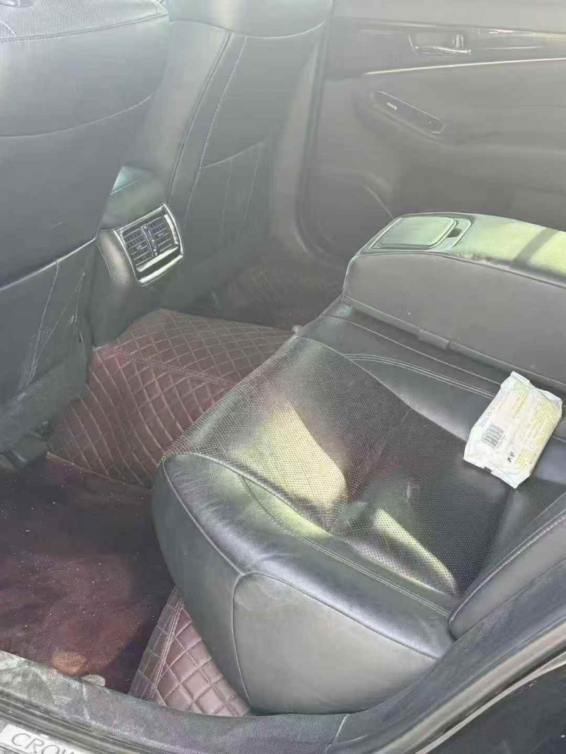 枣庄17年丰田皇冠4