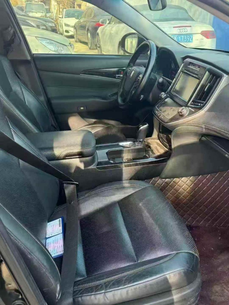 枣庄17年丰田皇冠7