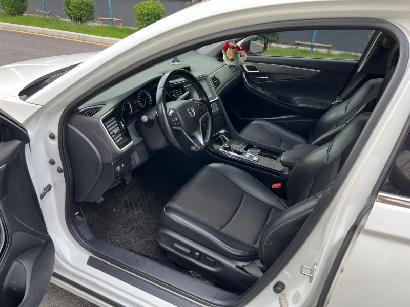 徐州16年本田思铂睿6