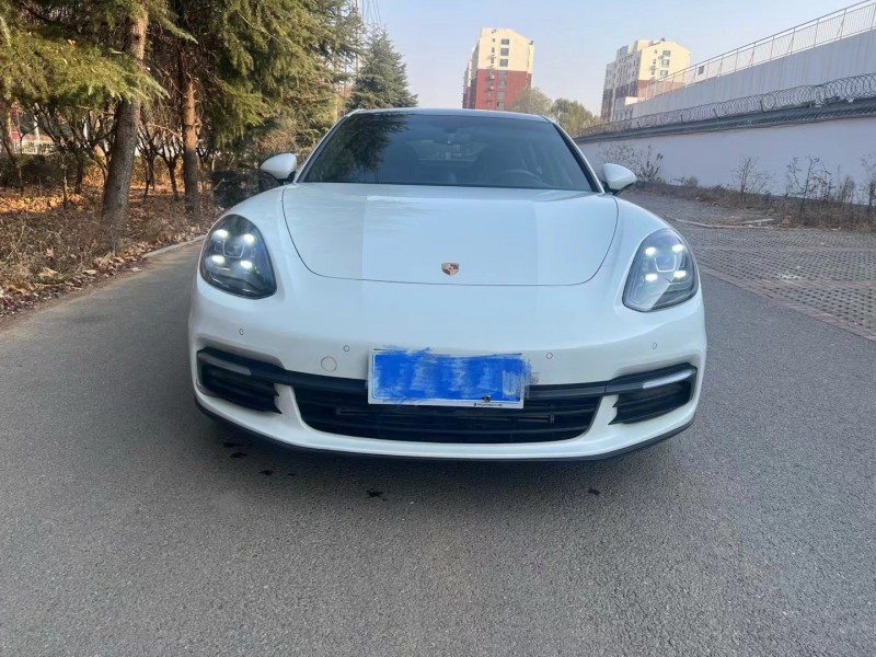 临沂18年保时捷帕拉梅拉1