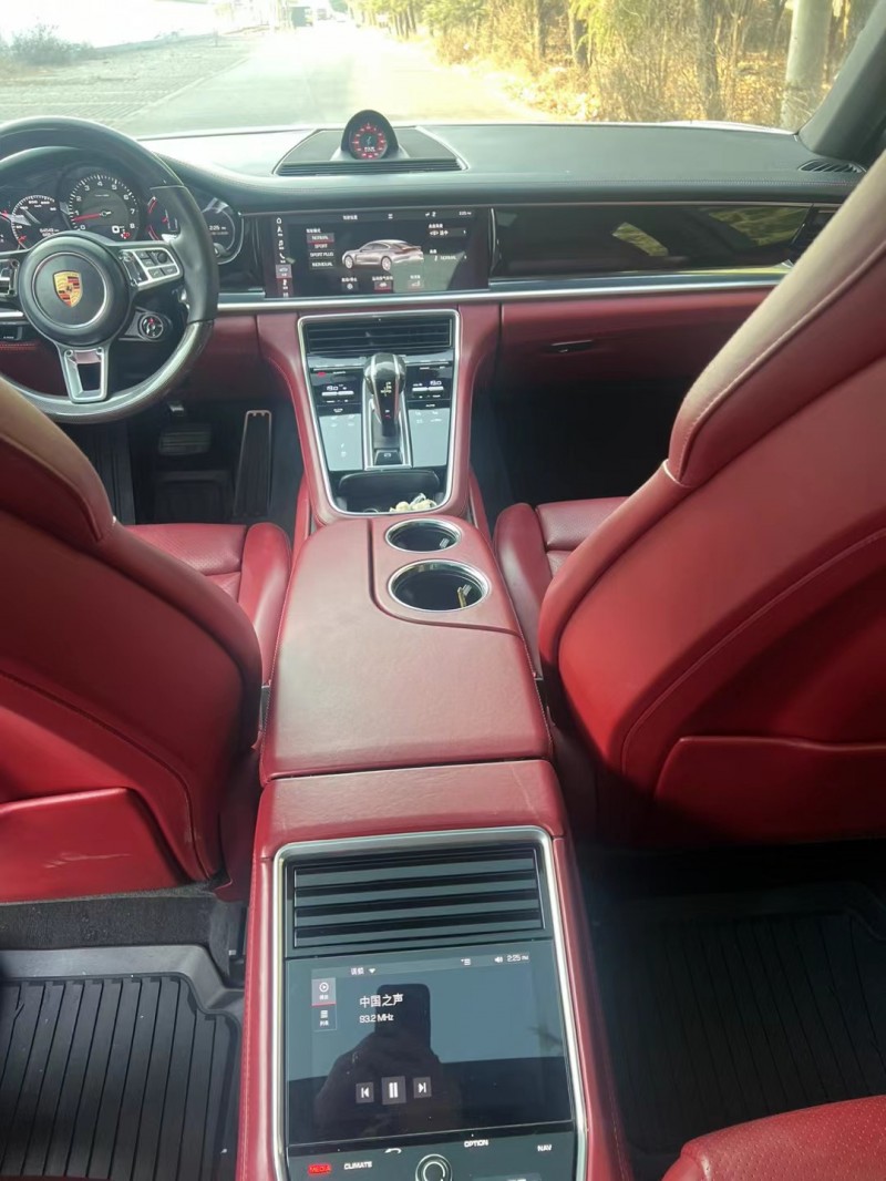 临沂18年保时捷帕拉梅拉6