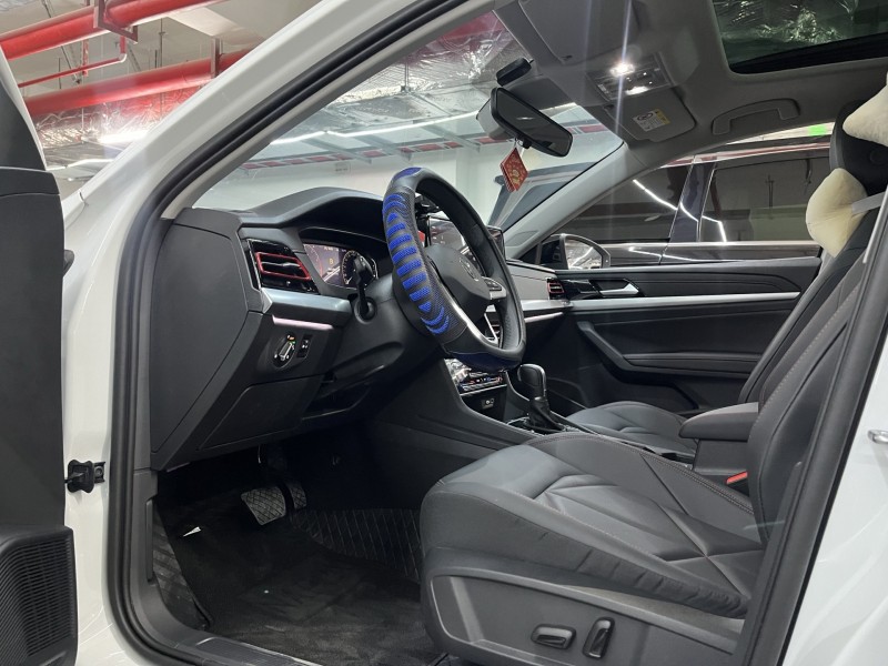 深圳25年大众朗逸4