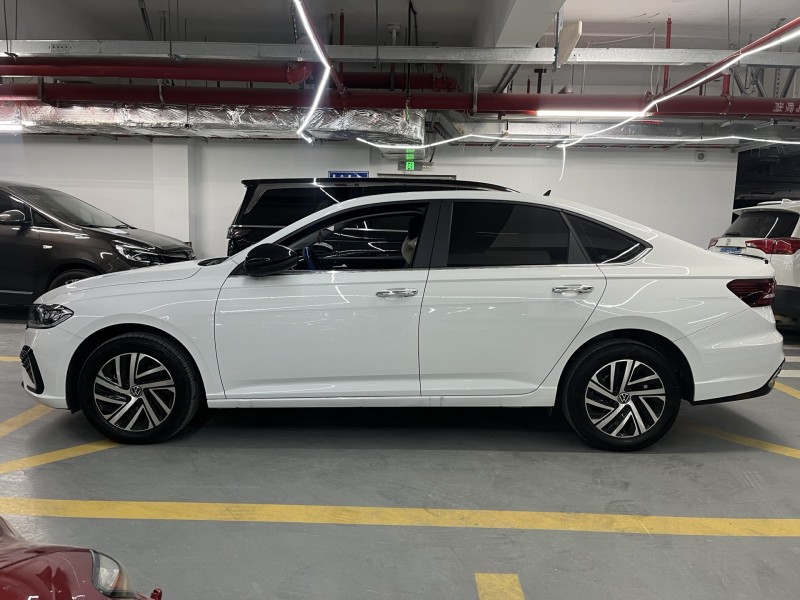 深圳25年大众朗逸8