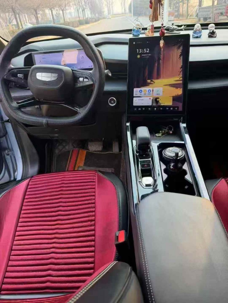 鄂尔多斯23年吉利博越4