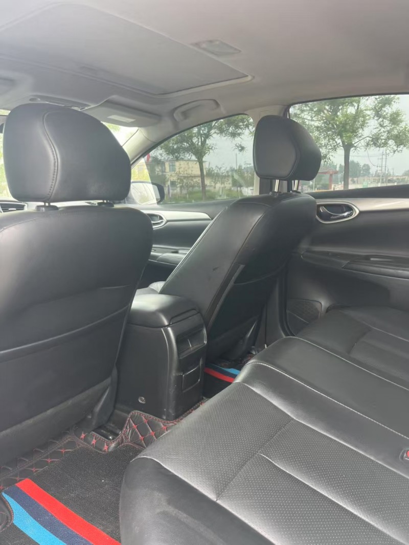 新乡15年日产轩逸5