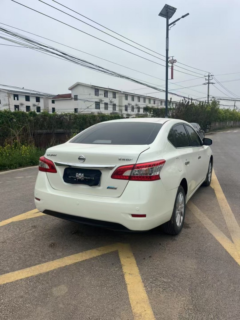 新乡15年日产轩逸8