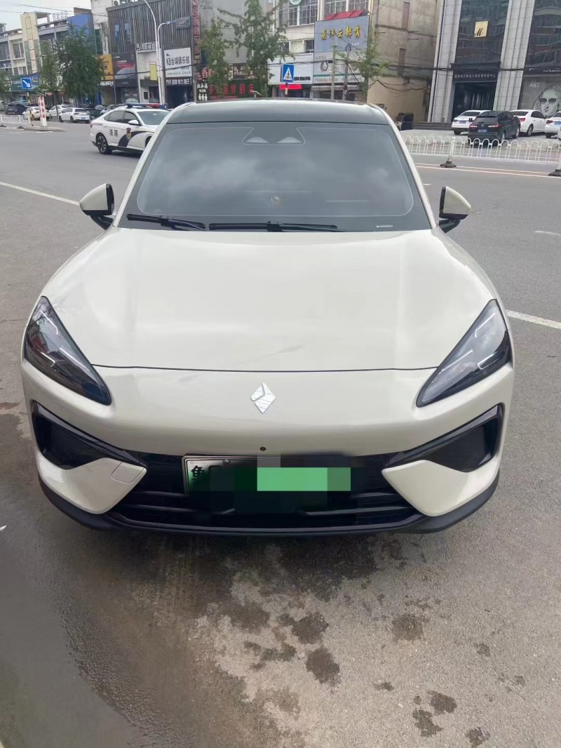 临沂25年宝骏云海1