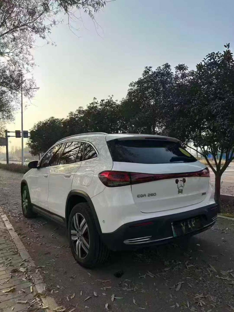东营22年奔驰EQA7