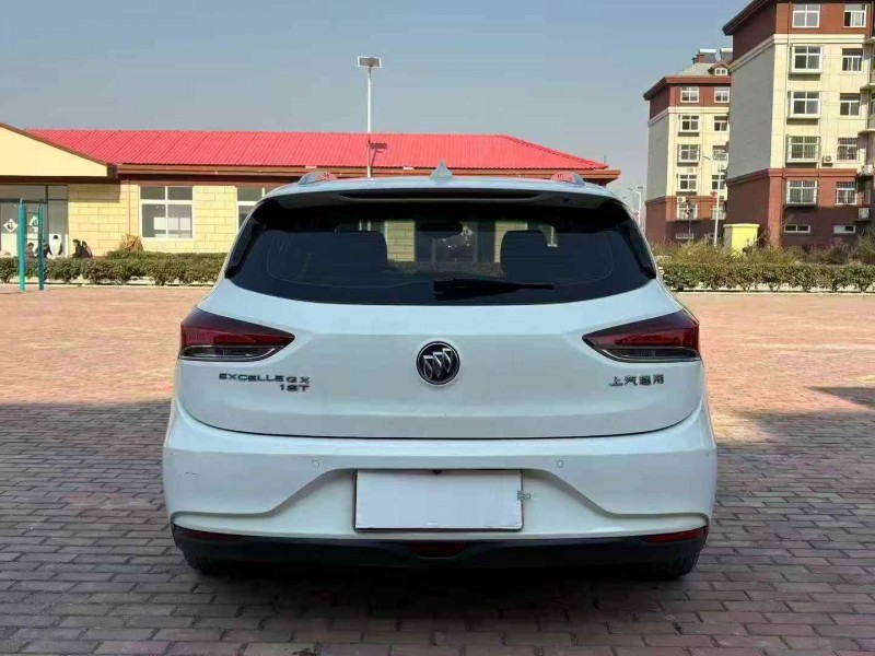 青岛18年别克阅朗8