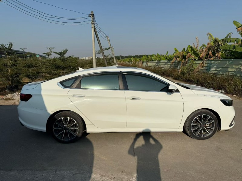 中山21年吉利缤瑞3